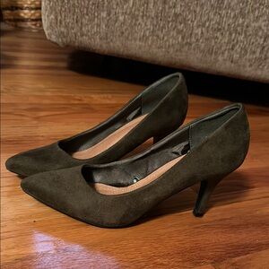 Forest Green faux suede Women's Heels